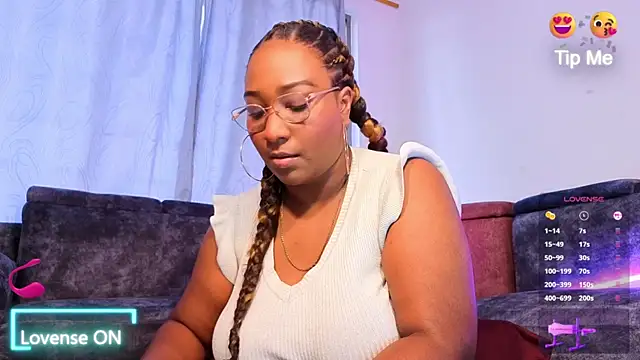 Snapshot of IssaNoirr chatting on January 9, 2026, 2:02 pm IssaNoirr online show from January 9, 2026, 2:02 pm