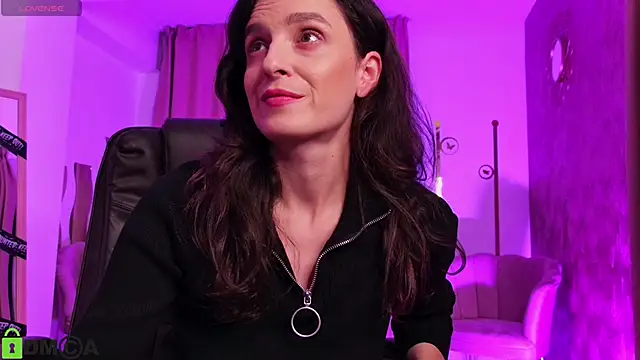 AnnaHarperX online show from October 31, 2025, 5:53 pm