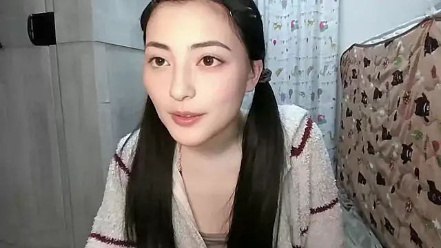 kaede 2112 online show from March 3, 2026, 1:29 pm