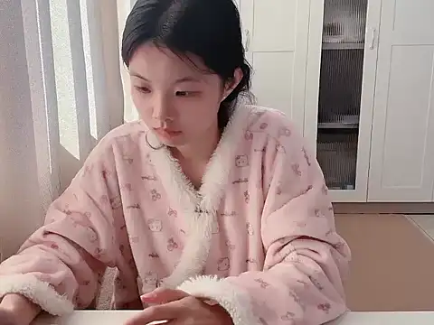 Snapshot of bunny-- chatting on November 22, 2025, 6:01 am bunny-- online show from November 22, 2025, 6:01 am