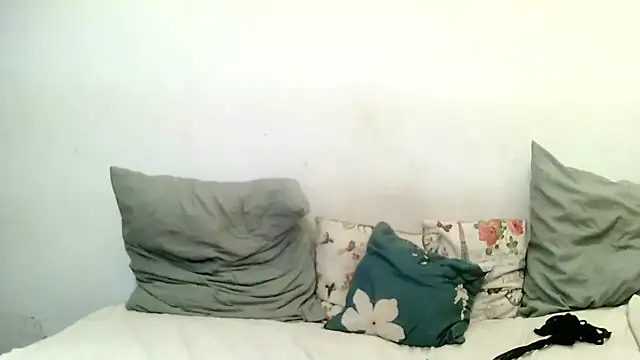 Snapshot of BrunetteNaomi8 chatting on May 15, 2026, 8:29 pm BrunetteNaomi8 online show from May 15, 2026, 8:29 pm