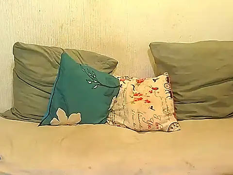 Snapshot of BrunetteNaomi8 chatting on April 2, 2026, 10:38 pm BrunetteNaomi8 online show from April 2, 2026, 10:38 pm