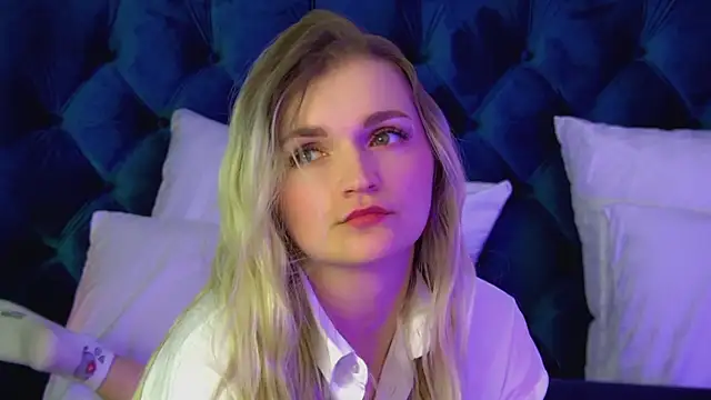 AnnyRaii online show from February 9, 2026, 6:11 am