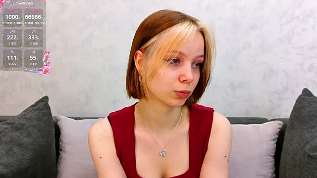 UmbraVelour online show from February 13, 2026, 3:45 pm