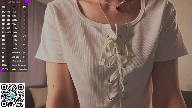 UmbraVelour online show from April 2, 2026, 12:56 pm