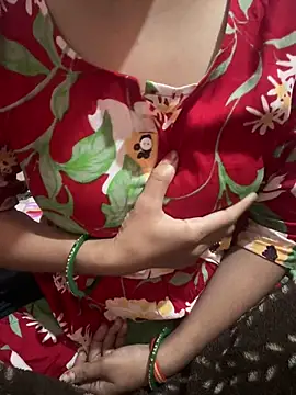 cutestpearl online show from January 19, 2026, 5:11 am