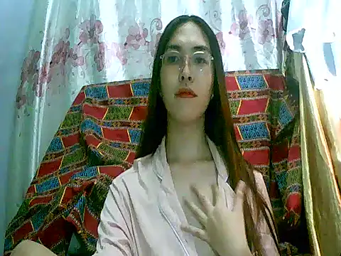 Snapshot of hottest_solel chatting on December 4, 2025, 4:06 pm hottest solel online show from December 4, 2025, 4:06 pm