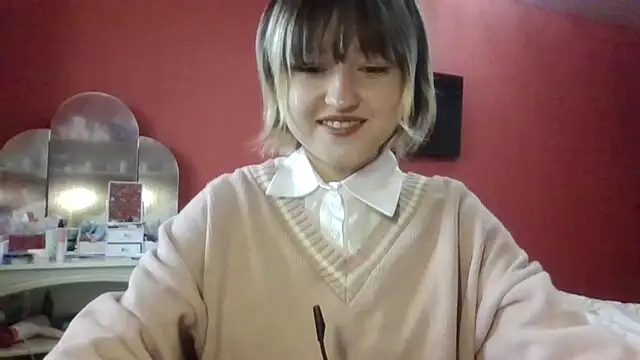 SkylaPorter online show from December 1, 2025, 10:16 am