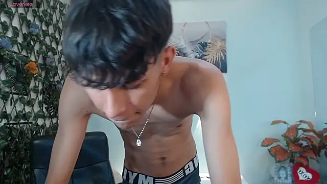 Snapshot of DraxBlade09 chatting on November 24, 2025, 7:47 pm DraxBlade09 online show from November 24, 2025, 7:47 pm