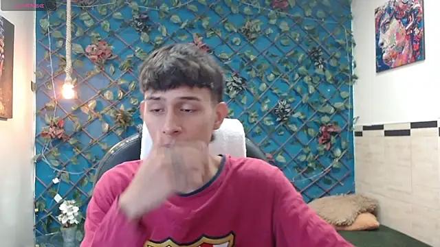 Snapshot of DraxBlade09 chatting on December 17, 2025, 7:52 pm DraxBlade09 online show from December 17, 2025, 7:52 pm