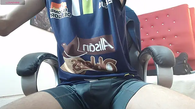 Snapshot of DraxBlade09 chatting on November 26, 2025, 8:31 pm DraxBlade09 online show from November 26, 2025, 8:31 pm