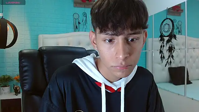 Snapshot of DraxBlade09 chatting on November 28, 2025, 7:47 pm DraxBlade09 online show from November 28, 2025, 7:47 pm