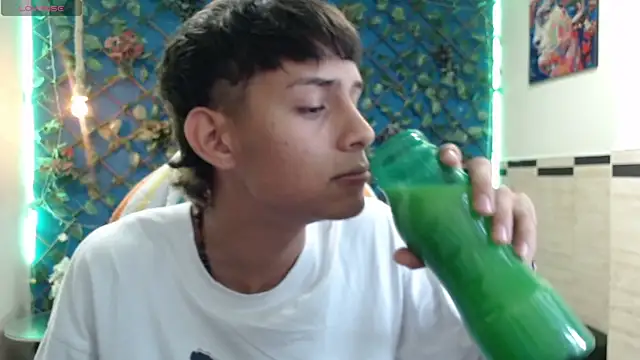 Snapshot of DraxBlade09 chatting on December 14, 2025, 3:46 am DraxBlade09 online show from December 14, 2025, 3:46 am