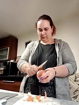 EmilyJenner online show from March 12, 2026, 1:37 pm