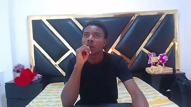 NoahJhonson69 online show from December 21, 2025, 6:53 pm