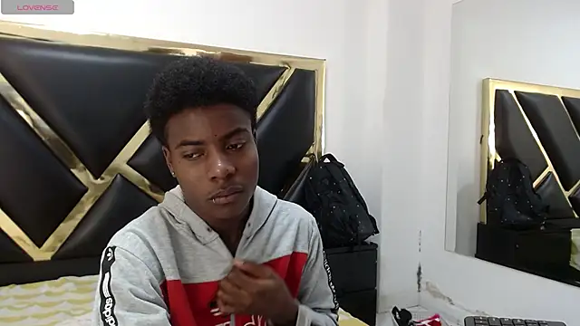 NoahJhonson69 online show from April 17, 2026, 2:20 pm