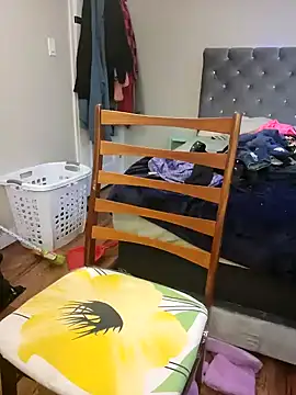 Snapshot of Drowning667 chatting on December 14, 2025, 7:19 pm Drowning667 online show from December 14, 2025, 7:19 pm