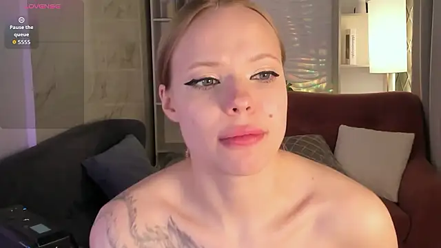 lucy loy online show from February 2, 2026, 1:59 am