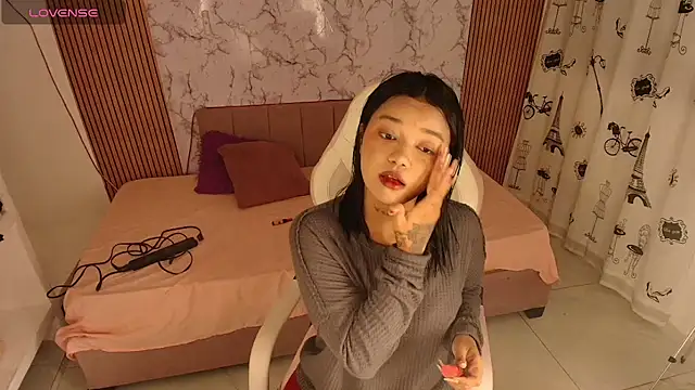 Luna lexy04 online show from May 13, 2026, 3:46 am