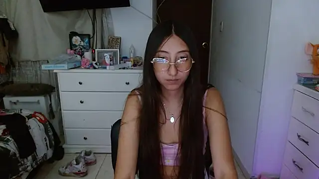 Nanylux online show from February 10, 2026, 3:27 am