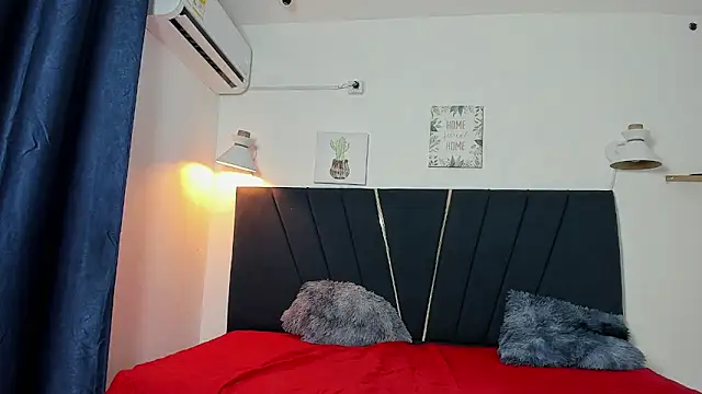 Snapshot of kendall_x0 chatting on November 19, 2025, 7:36 pm kendall x0 online show from November 19, 2025, 7:36 pm