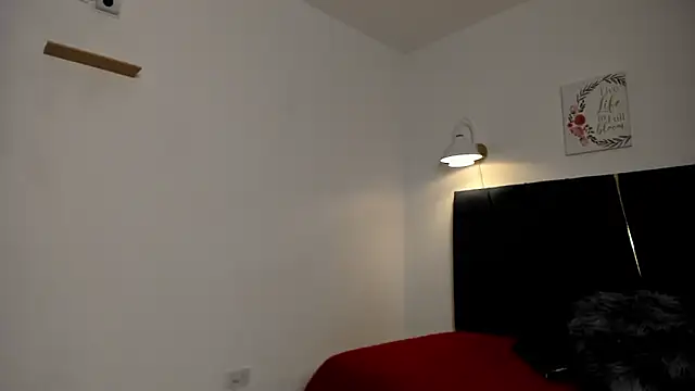 Snapshot of kendall_x0 chatting on December 4, 2025, 12:31 am kendall x0 online show from December 4, 2025, 12:31 am