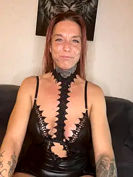 Snapshot of SexyInkedMiilfxx chatting on November 24, 2025, 8:09 pm SexyInkedMiilfxx online show from November 24, 2025, 8:09 pm