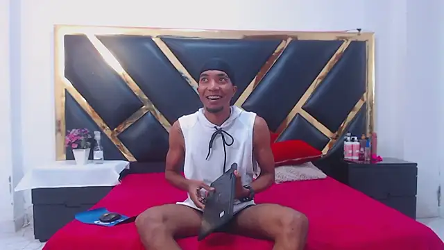 Caroyandy3 online show from November 25, 2025, 11:43 am