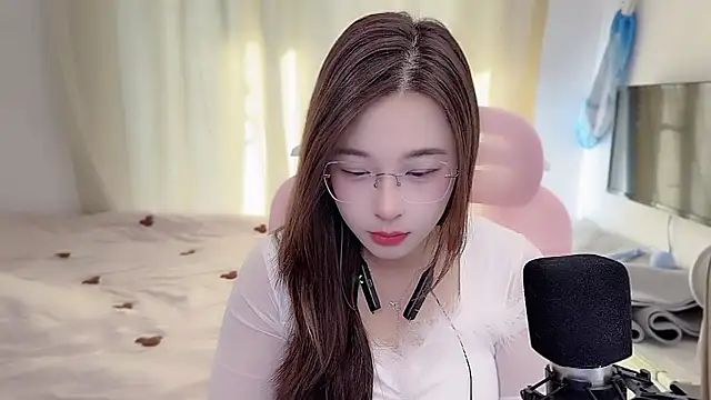 TTtia  online show from January 9, 2026, 1:23 am