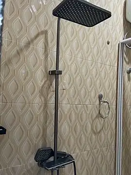 Snapshot of limo266 chatting on December 18, 2025, 11:47 am limo266 online show from December 18, 2025, 11:47 am