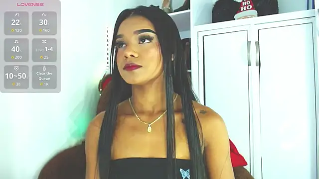 mia fernand online show from December 16, 2025, 3:27 pm