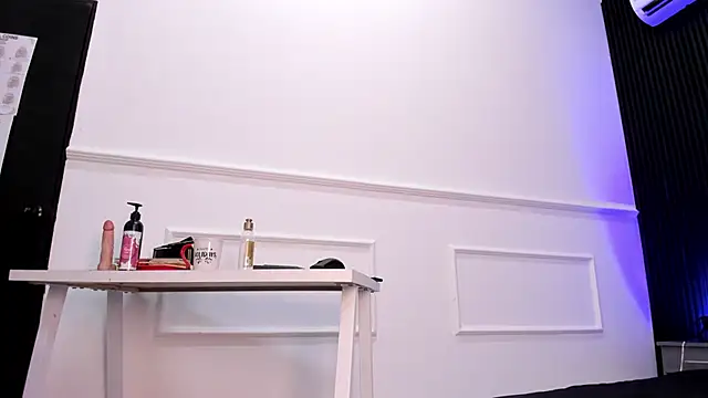 Sienarosewood online show from February 10, 2026, 3:49 am