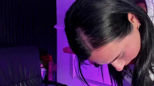 Snapshot of Sienarosewood chatting on December 16, 2025, 3:44 am Sienarosewood online show from December 16, 2025, 3:44 am