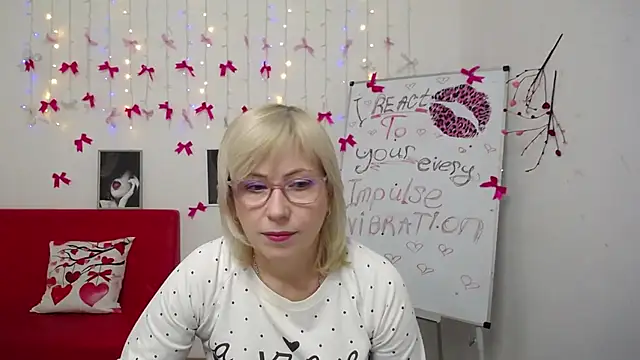 Snapshot of LaurenWishy chatting on March 6, 2026, 6:25 pm LaurenWishy online show from March 6, 2026, 6:25 pm