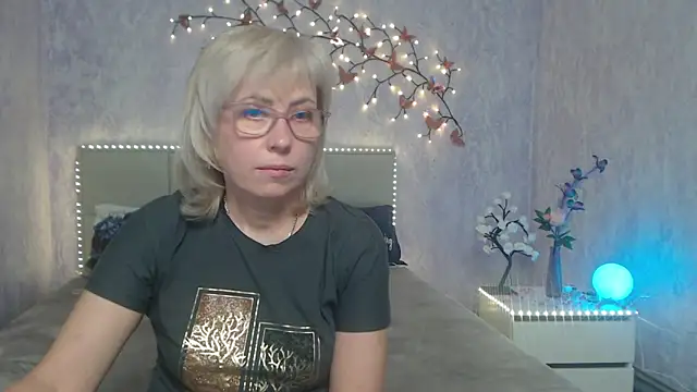 Snapshot of LaurenWishy chatting on March 13, 2026, 12:21 pm LaurenWishy online show from March 13, 2026, 12:21 pm