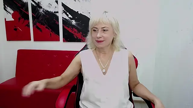 Snapshot of LaurenWishy chatting on July 12, 2026, 5:30 am LaurenWishy online show from July 12, 2026, 5:30 am