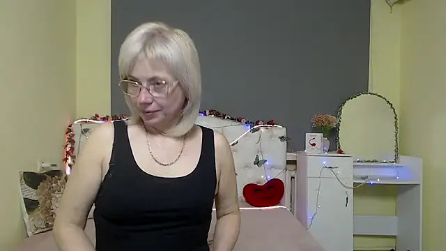 Snapshot of LaurenWishy chatting on April 28, 2026, 2:27 am LaurenWishy online show from April 28, 2026, 2:27 am