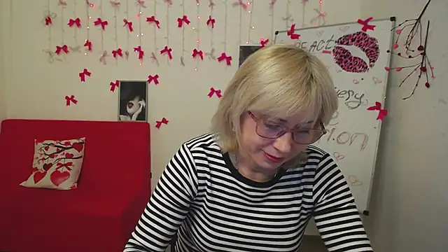 Snapshot of LaurenWishy chatting on March 10, 2026, 6:50 am LaurenWishy online show from March 10, 2026, 6:50 am