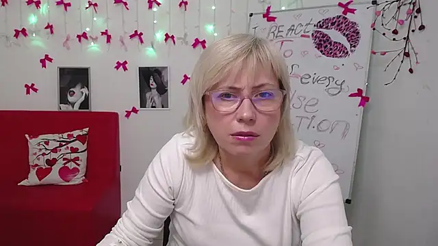 Snapshot of LaurenWishy chatting on March 5, 2026, 6:15 pm LaurenWishy online show from March 5, 2026, 6:15 pm