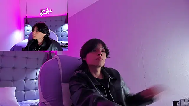 Snapshot of Sylasfrost chatting on November 23, 2025, 8:41 pm Sylasfrost online show from November 23, 2025, 8:41 pm