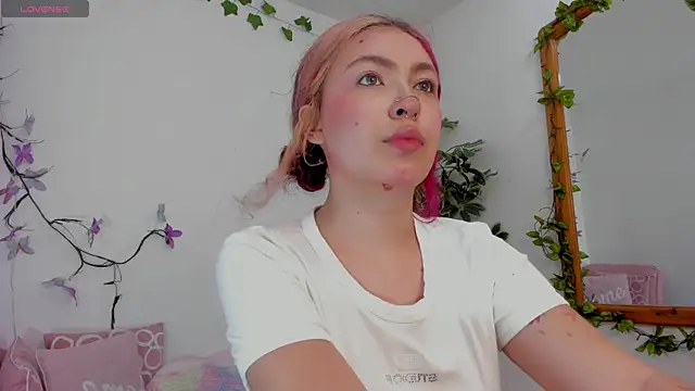 Snapshot of MarieTaylor_ chatting on July 8, 2026, 7:14 pm MarieTaylor online show from July 8, 2026, 7:14 pm
