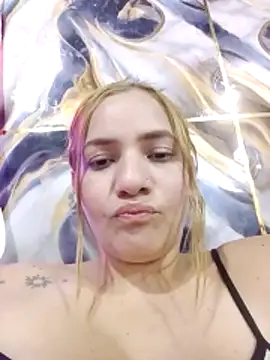 Snapshot of Sendy_nasty_Kinky chatting on January 8, 2026, 2:28 am Sendy nasty Kinky online show from January 8, 2026, 2:28 am