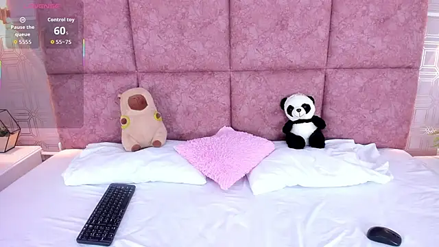 Snapshot of NathalieRoss1 chatting on February 18, 2026, 6:00 am NathalieRoss1 online show from February 18, 2026, 6:00 am