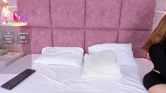 Snapshot of NathalieRoss1 chatting on January 13, 2026, 9:52 pm NathalieRoss1 online show from January 13, 2026, 9:52 pm