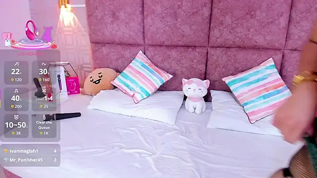 Snapshot of NathalieRoss1 chatting on March 18, 2026, 5:43 am NathalieRoss1 online show from March 18, 2026, 5:43 am