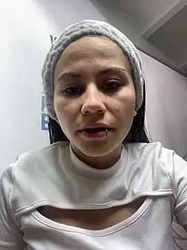 MiaWhiteBunny online show from March 28, 2026, 10:33 pm