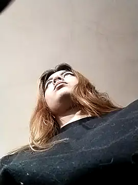 Emmyxxx online show from February 10, 2026, 7:46 pm