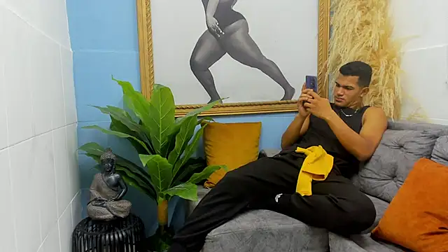 Snapshot of maikol_twinkx chatting on December 15, 2025, 8:36 pm maikol twinkx online show from December 15, 2025, 8:36 pm