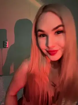 Snapshot of Miss_Alisse chatting on December 4, 2025, 5:45 pm Miss Alisse online show from December 4, 2025, 5:45 pm