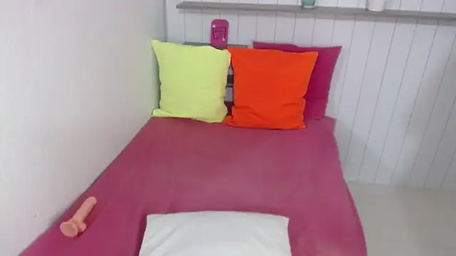 Ivonny Hot online show from November 26, 2025, 8:20 pm